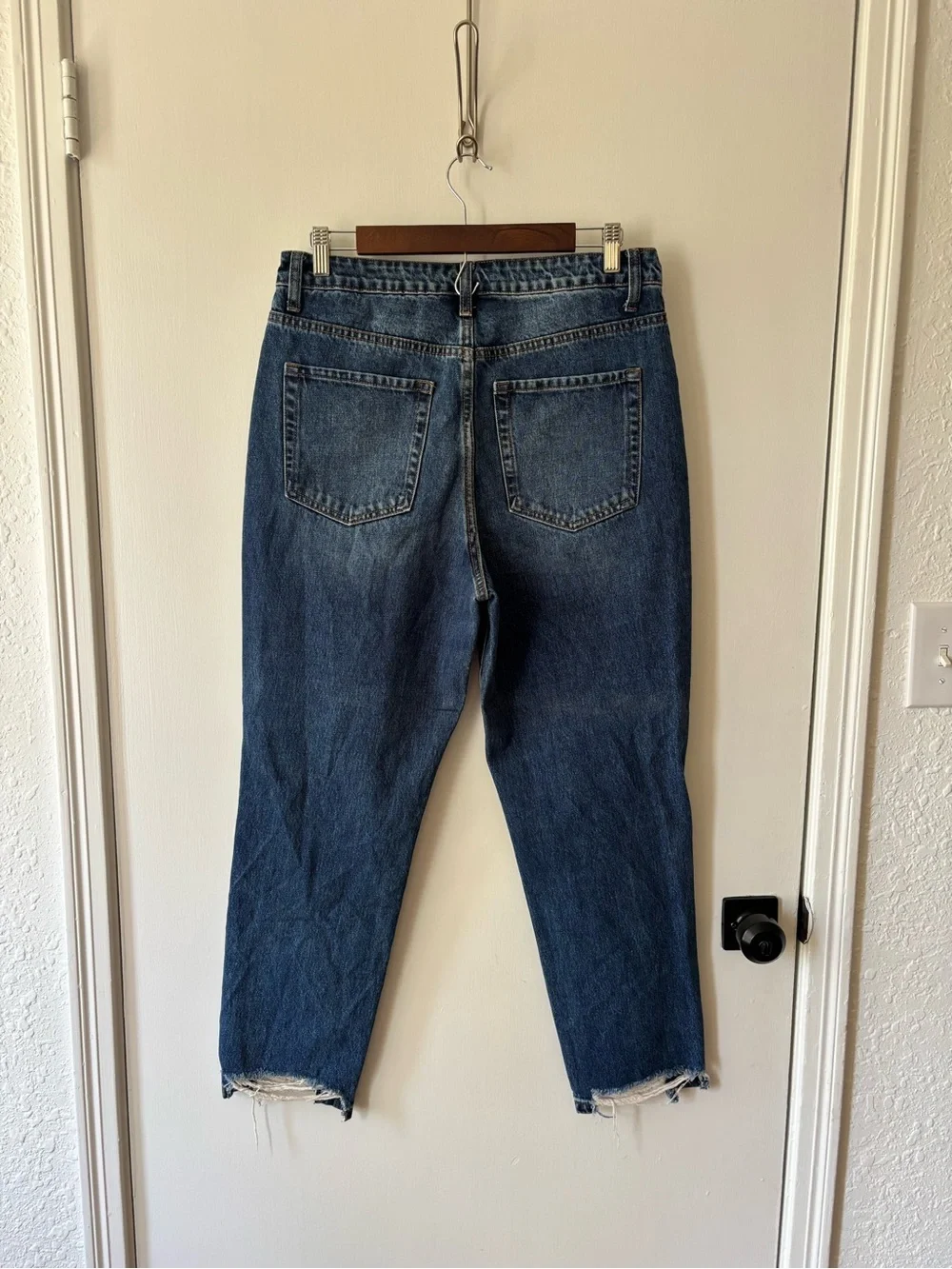 Distressed Dark Blue Boyfriend Jeans - Casual Relaxed Fit